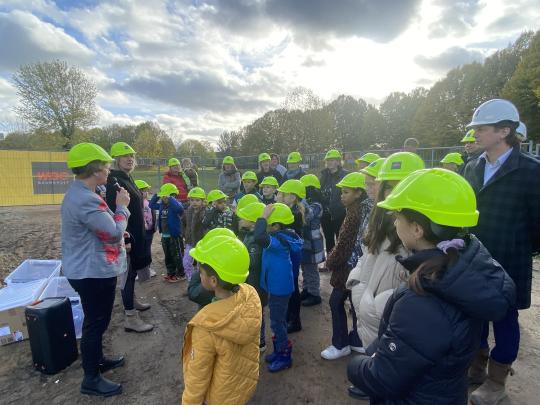 Bezoek bij de nieuwbouw